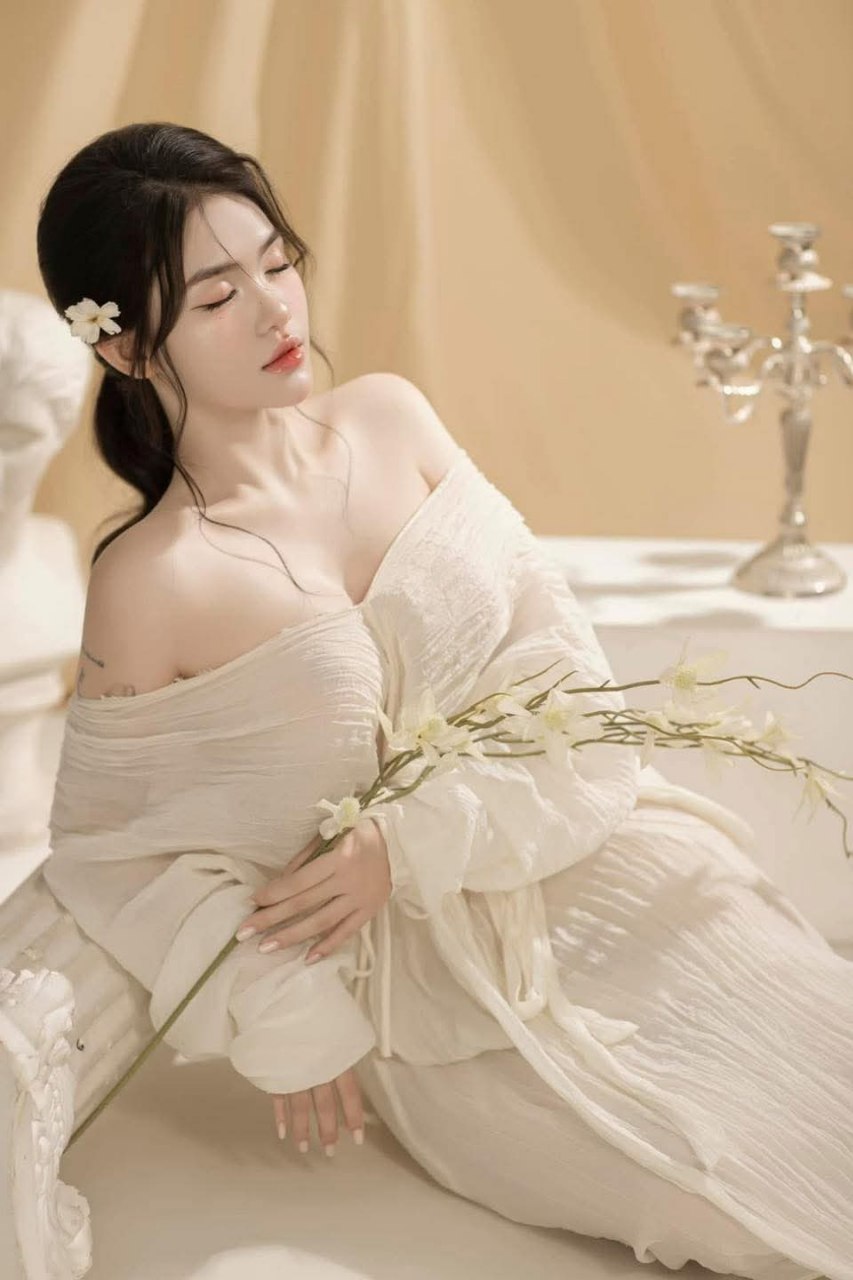 Bố Gã chồng đụ bạn gái của con trai dâm dục mỗi khi con trai ra ngoài đi làm